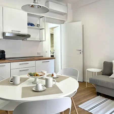 Blue - Airport 8 Min - Ac - Smart Tv Appartement *