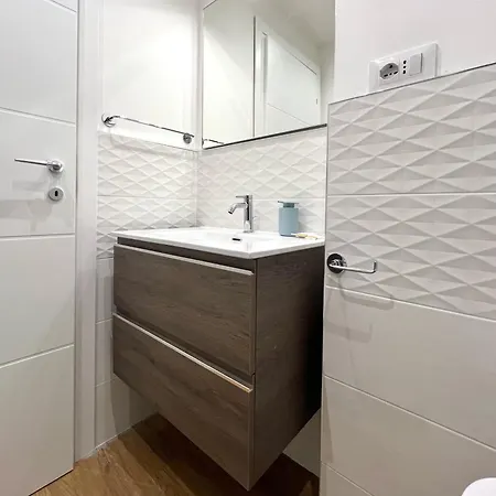 Appartement Blue - Airport 8 Min - Ac - Smart Tv Genua